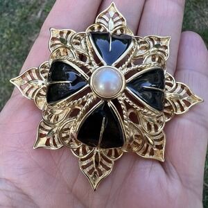 Vintage Monet Clover Maltese Cross Enamel Gold Tone Brooch